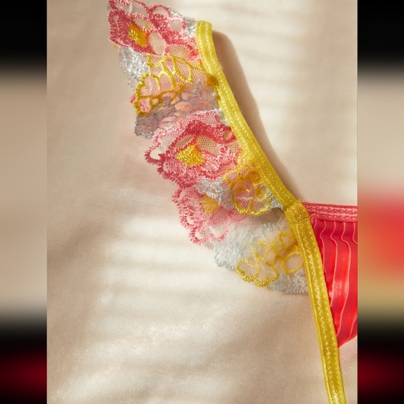 2 For $40 NEW! New! Floral Lace Lingerie Set in Pink and Yellow Size XL - Picture 5 of 5